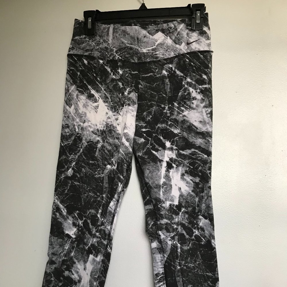 Nike Marbled Capri Fit workout leggings